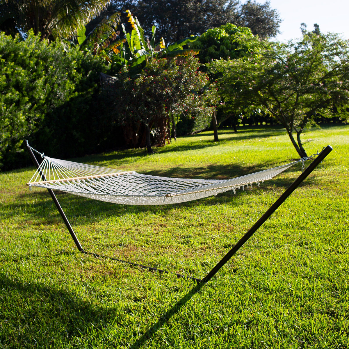 White Cotton Rope Hammock with Spreader Bar, 60-in. Wide, 450 lb. Capacity W165993