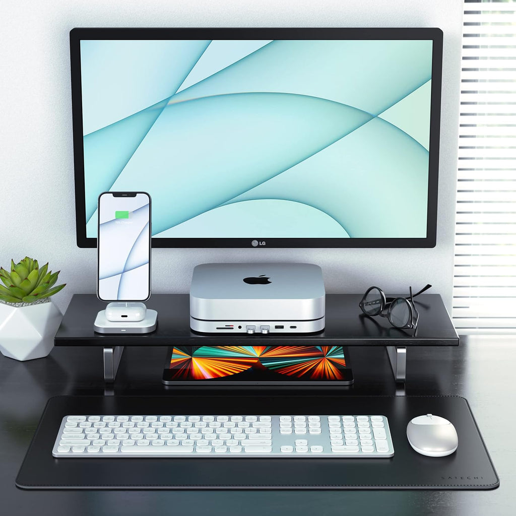 Silver USB-C Stand & Hub with SSD Enclosure C9977