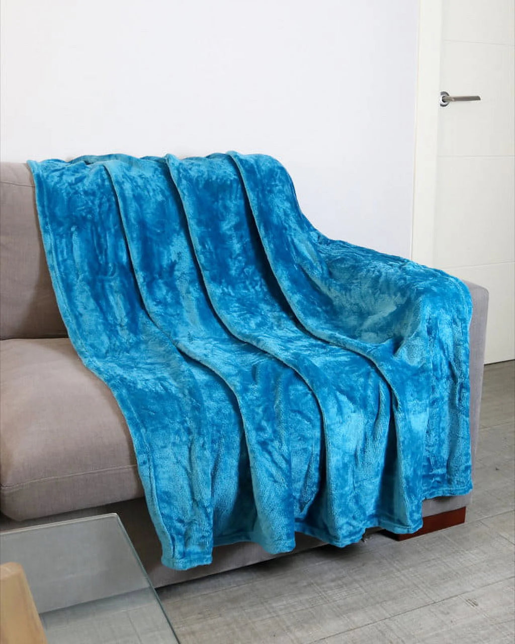 Blue Plush Microfiber Throw Blanket L61795