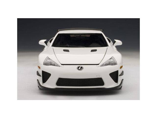1:18 Pearl White Model H55742