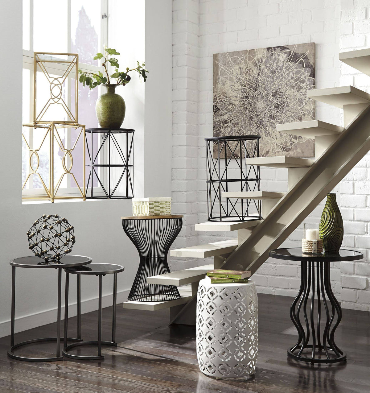 Black Round End Table H7138