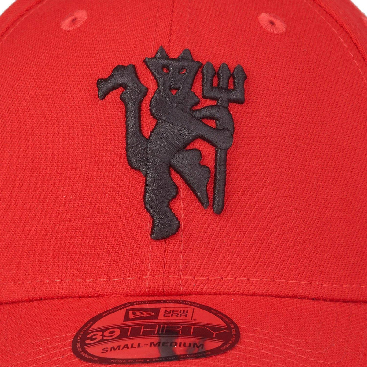 Red M/L Stretch Cap M914380
