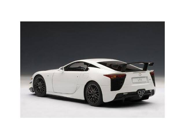 1:18 Pearl White Model H55742