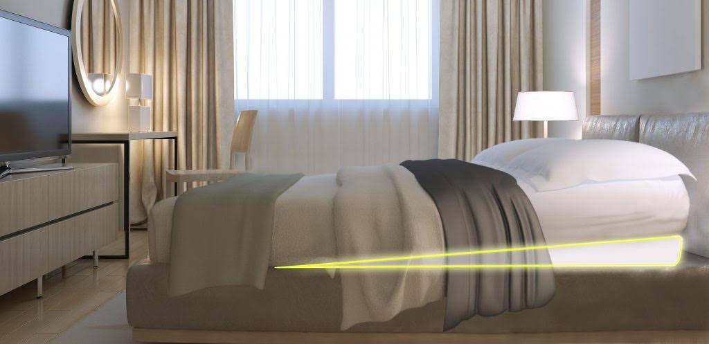 California King Bed Wedge E571085