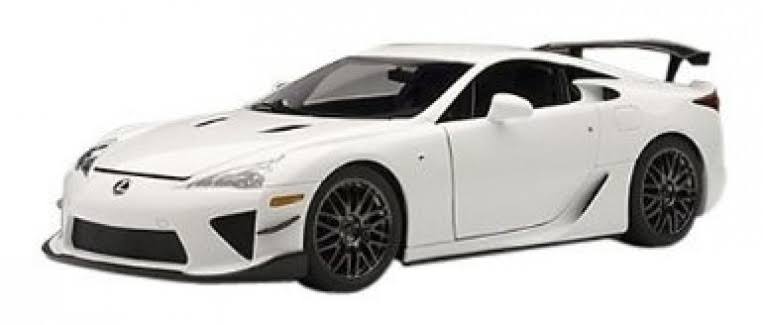 1:18 Pearl White Model H55742